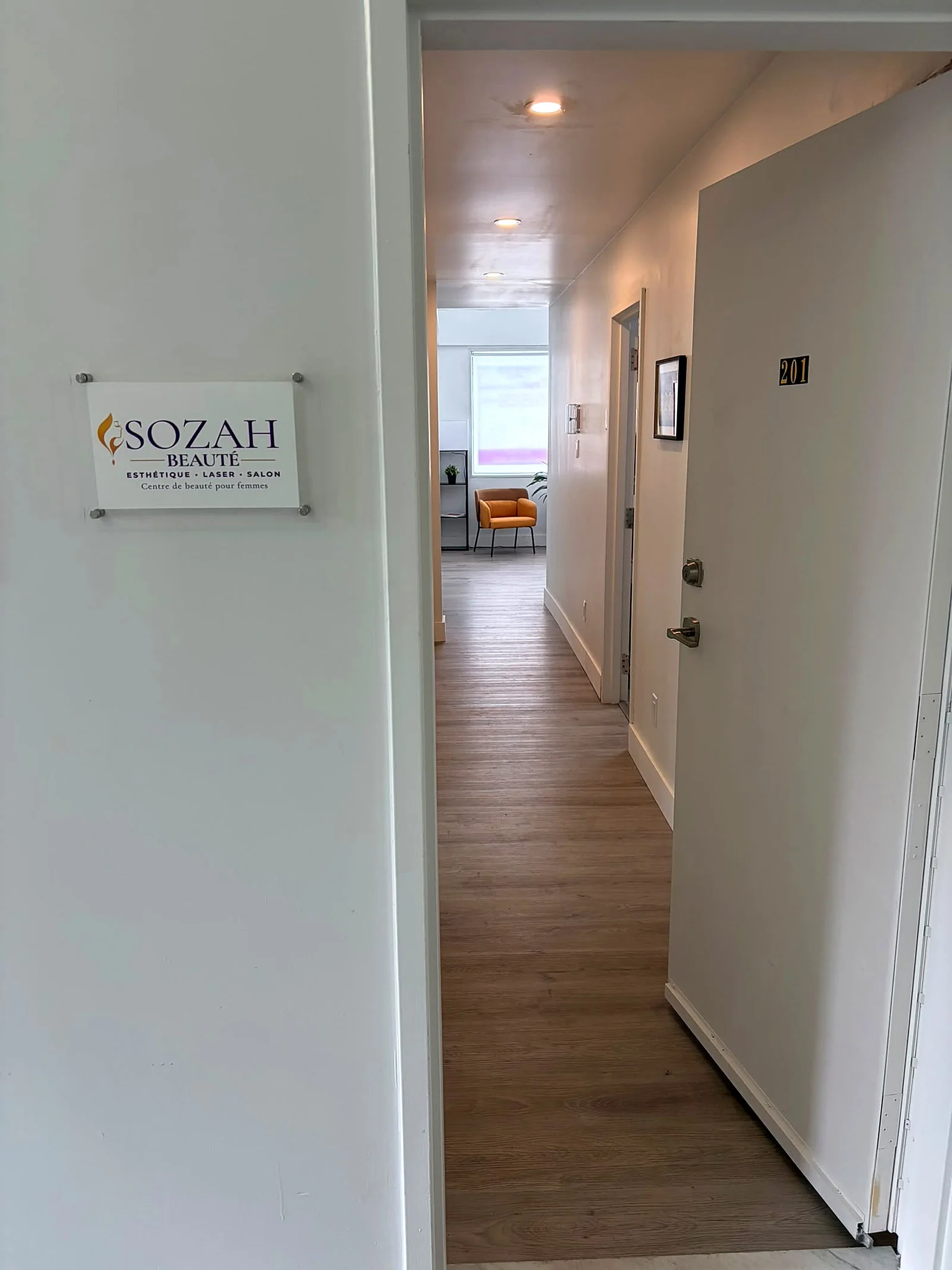 Couloir intérieur de SOZAH BEAUTÉ